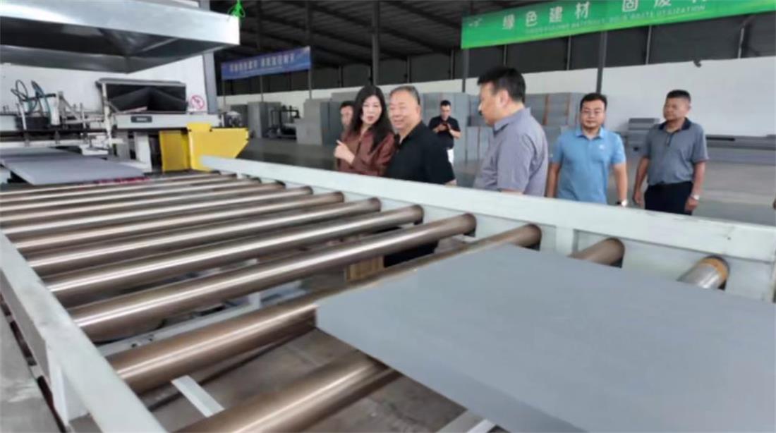 聚焦裝配出海:《中國(guó)建筑裝飾裝修》雜志社赴泰安開展調(diào)研交流(圖2) 2-250Z415130C12.jpg