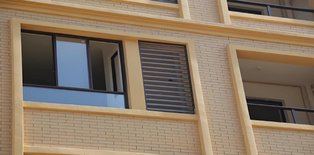 房屋外墻門窗滲水、開裂修繕！(圖1)